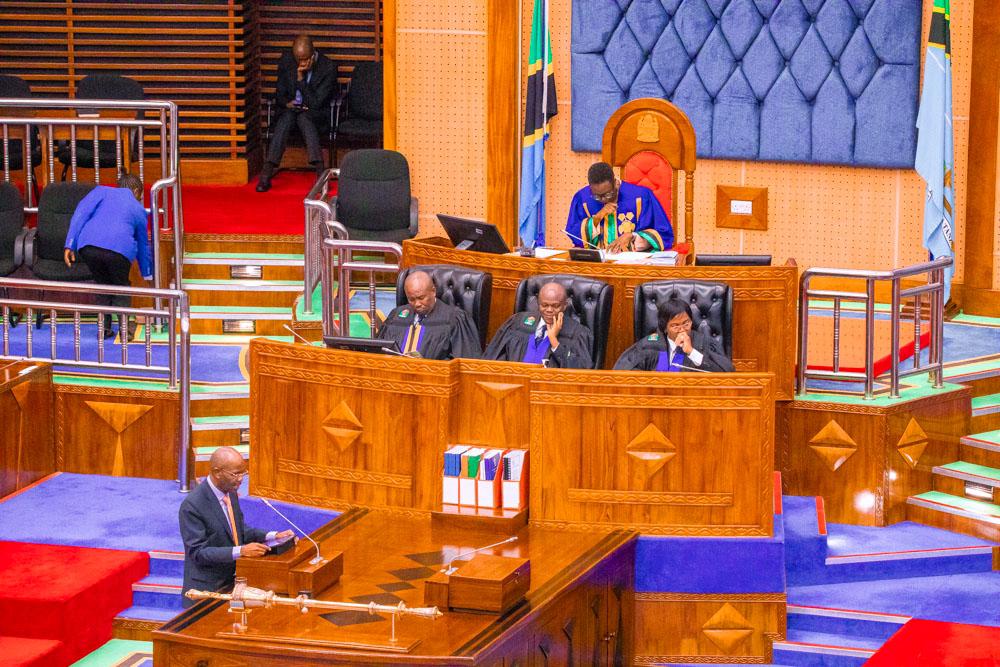 BUNGE LAPITISHA BAJETI YA WIZARA YA UCHUKUZI TRILIONI 2.75 KWA MWAKA WA ...