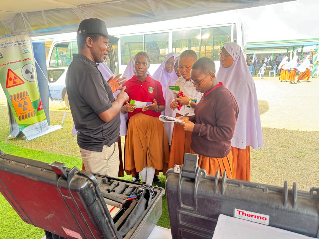 TAEC YAWAHAMASISHA WANAFUNZI KUJIKITA KATIKA STEM NA TEKNOLOJIA YA NYUKLIA